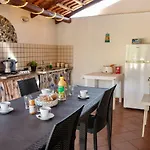Le Di Porto Ada Villa *