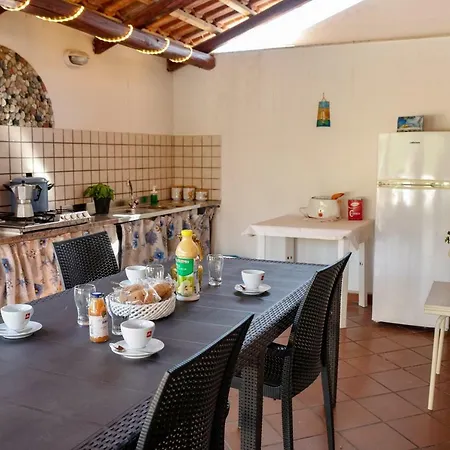 Le Di Porto Ada Villa *