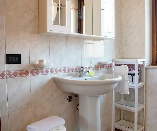 Le Di Porto Ada Villa *